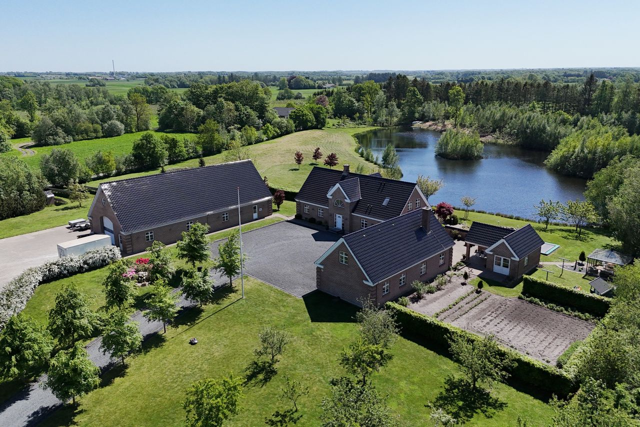 Ejendomsbillede 2 af 39