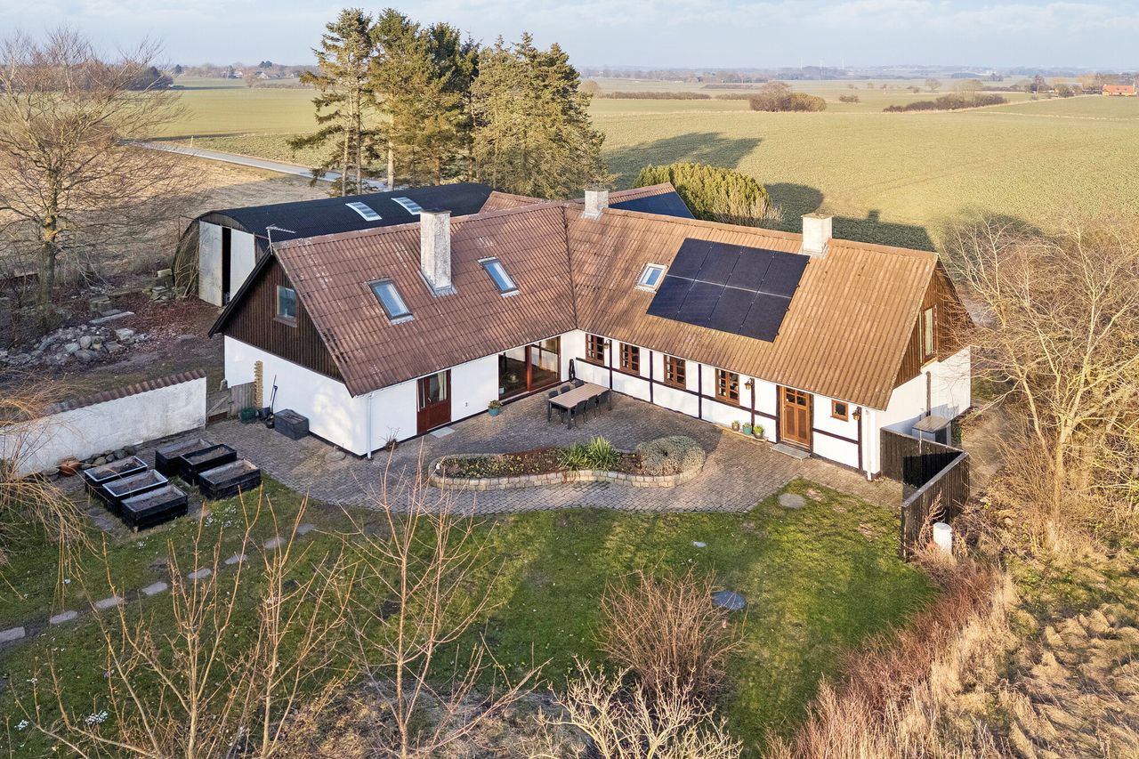 Ejendomsbillede 2 af 47