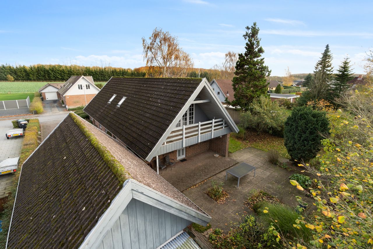 Ejendomsbillede 2 af 23