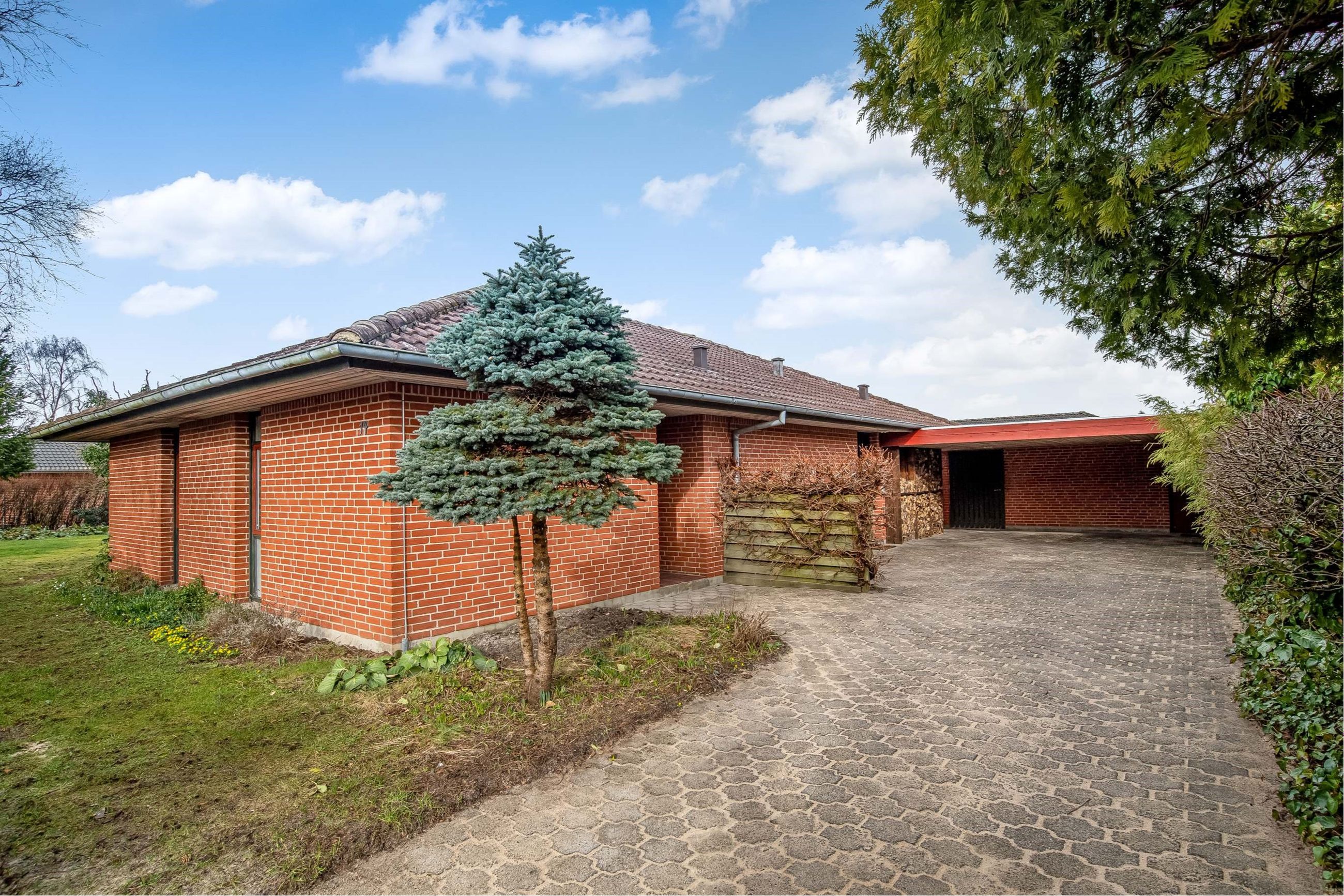 Rønnebærvej 14,  Villa