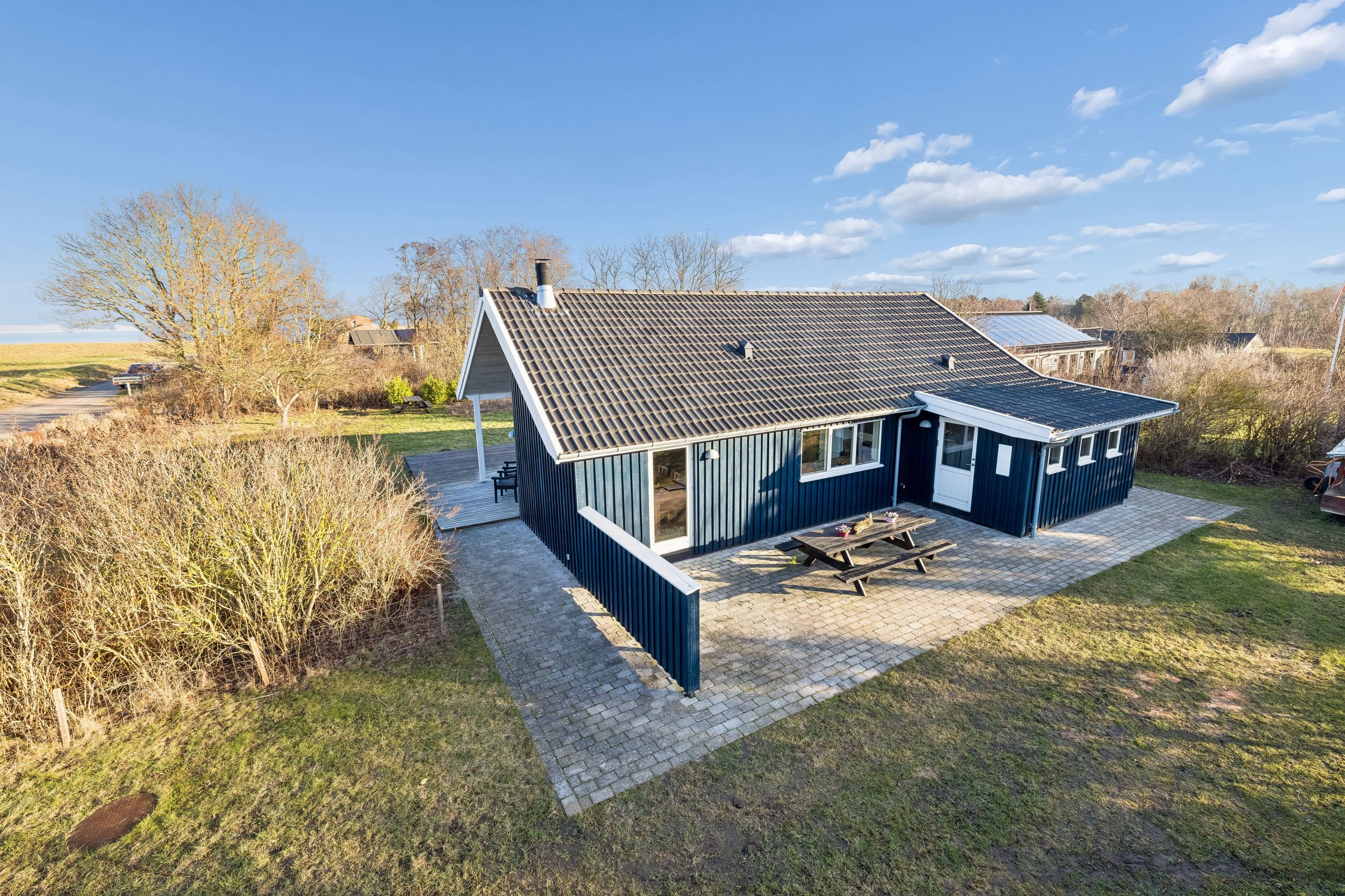 Luftfoto af ejendommen