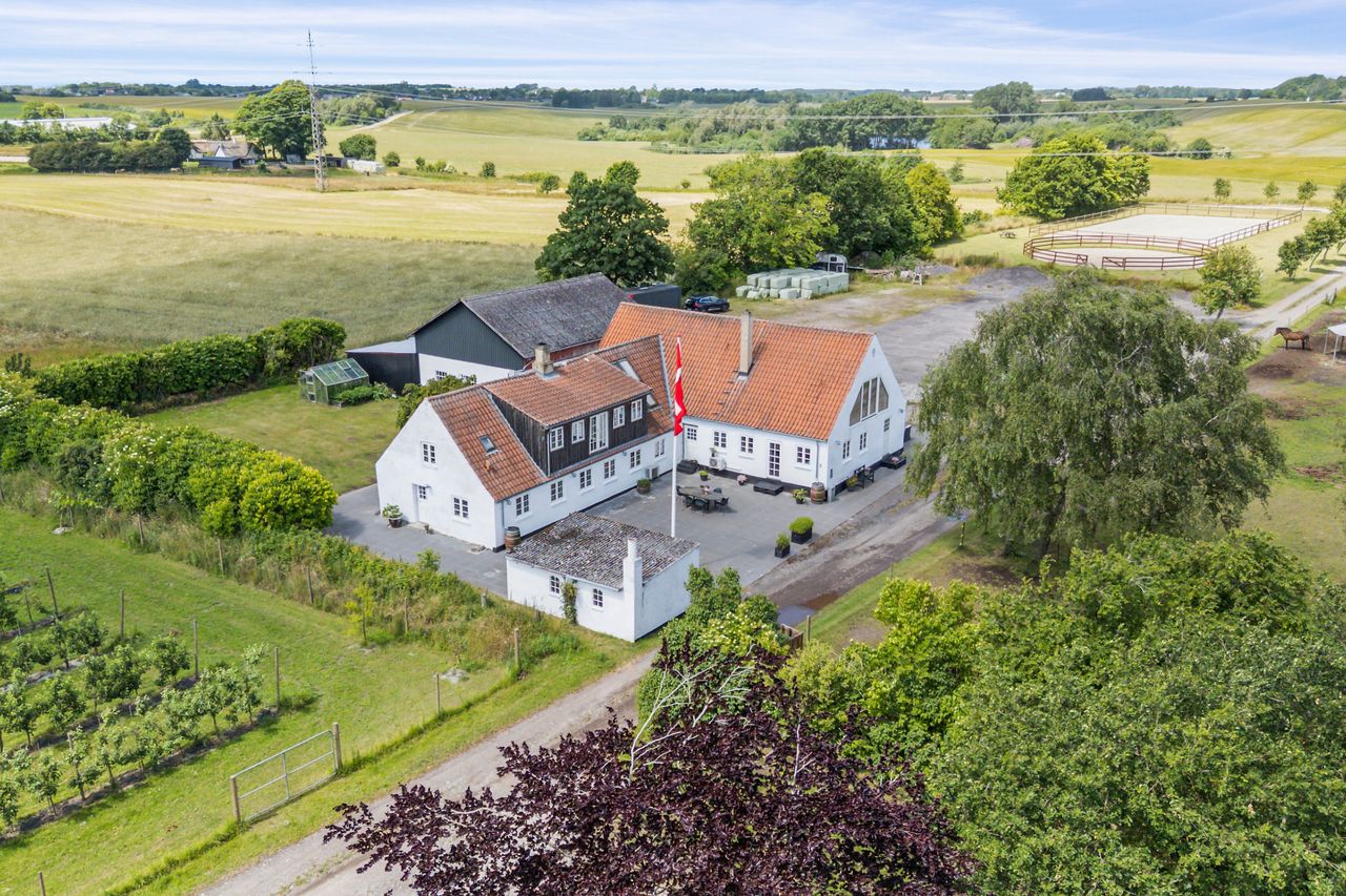 Ejendomsbillede 2 af 41