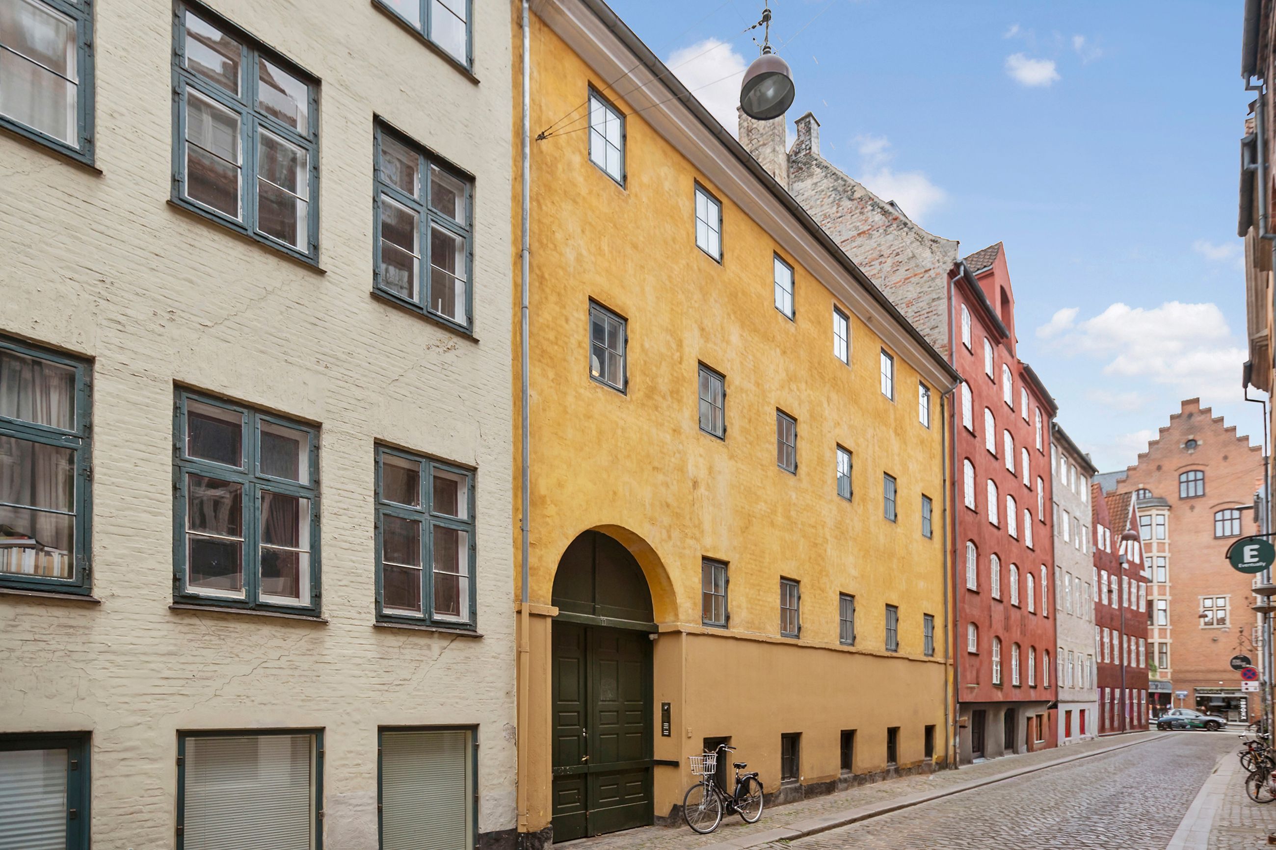 Magstræde 11, 1. th, København K - Ejendommen