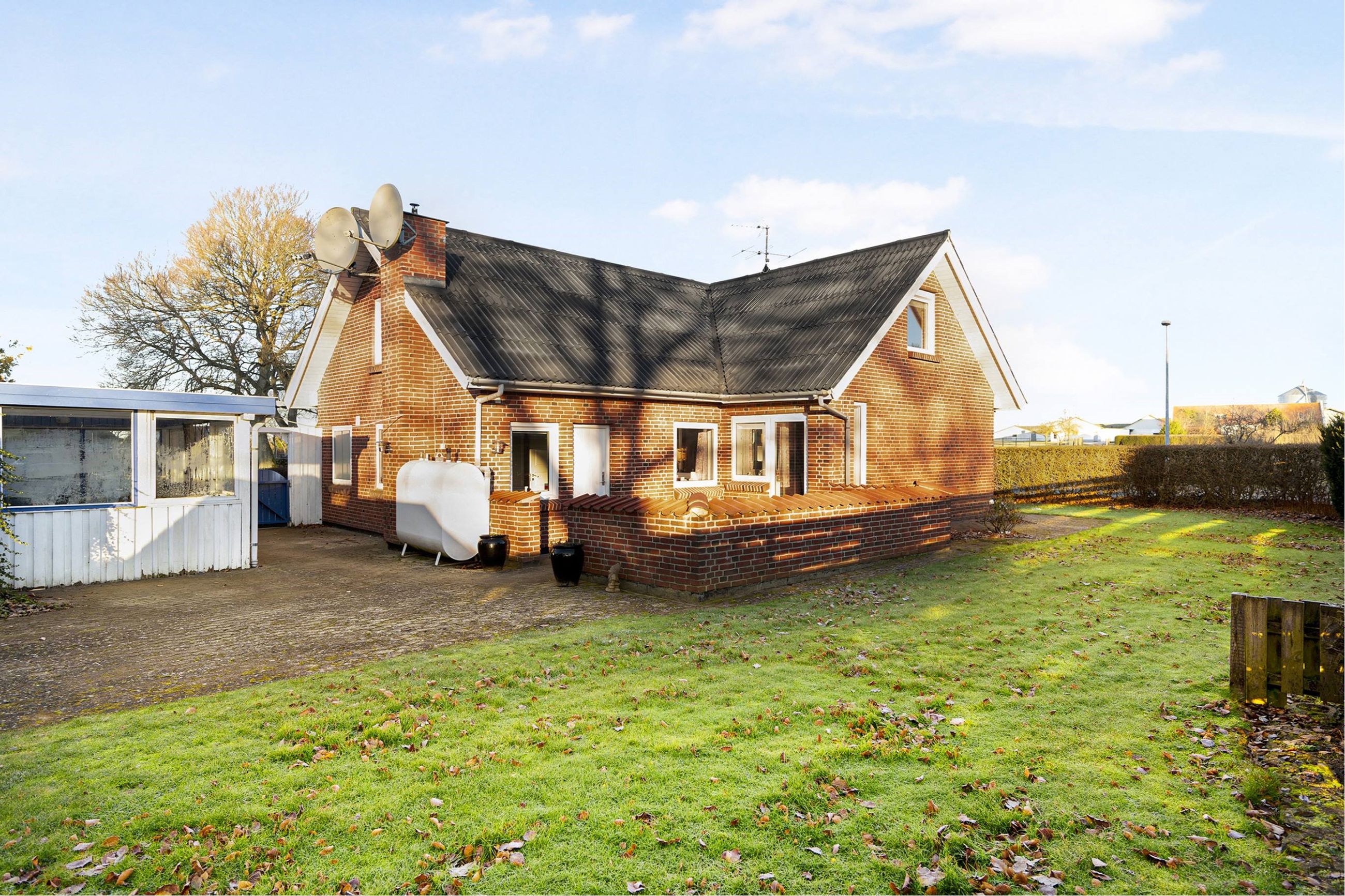 Auningvej 42+42B, Gjesing Villa