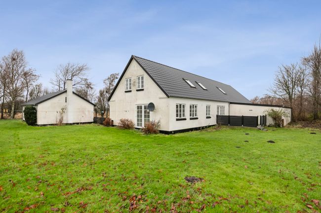 Pulsen 2,  Landejendom