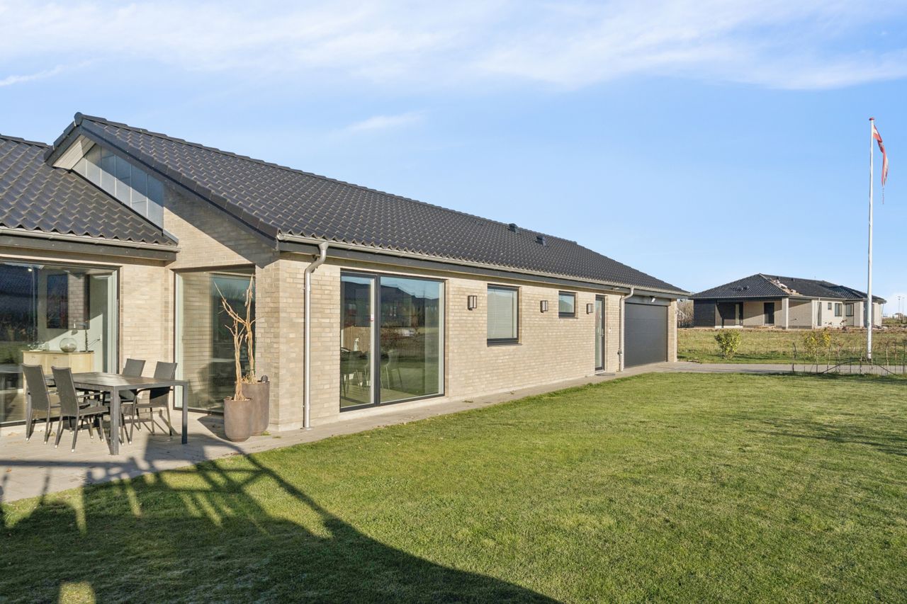 Ejendomsbillede 3 af 30