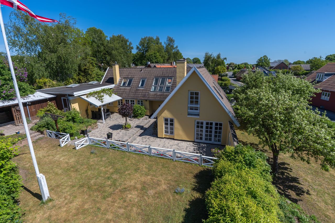 Ejendomsbillede 2 af 36