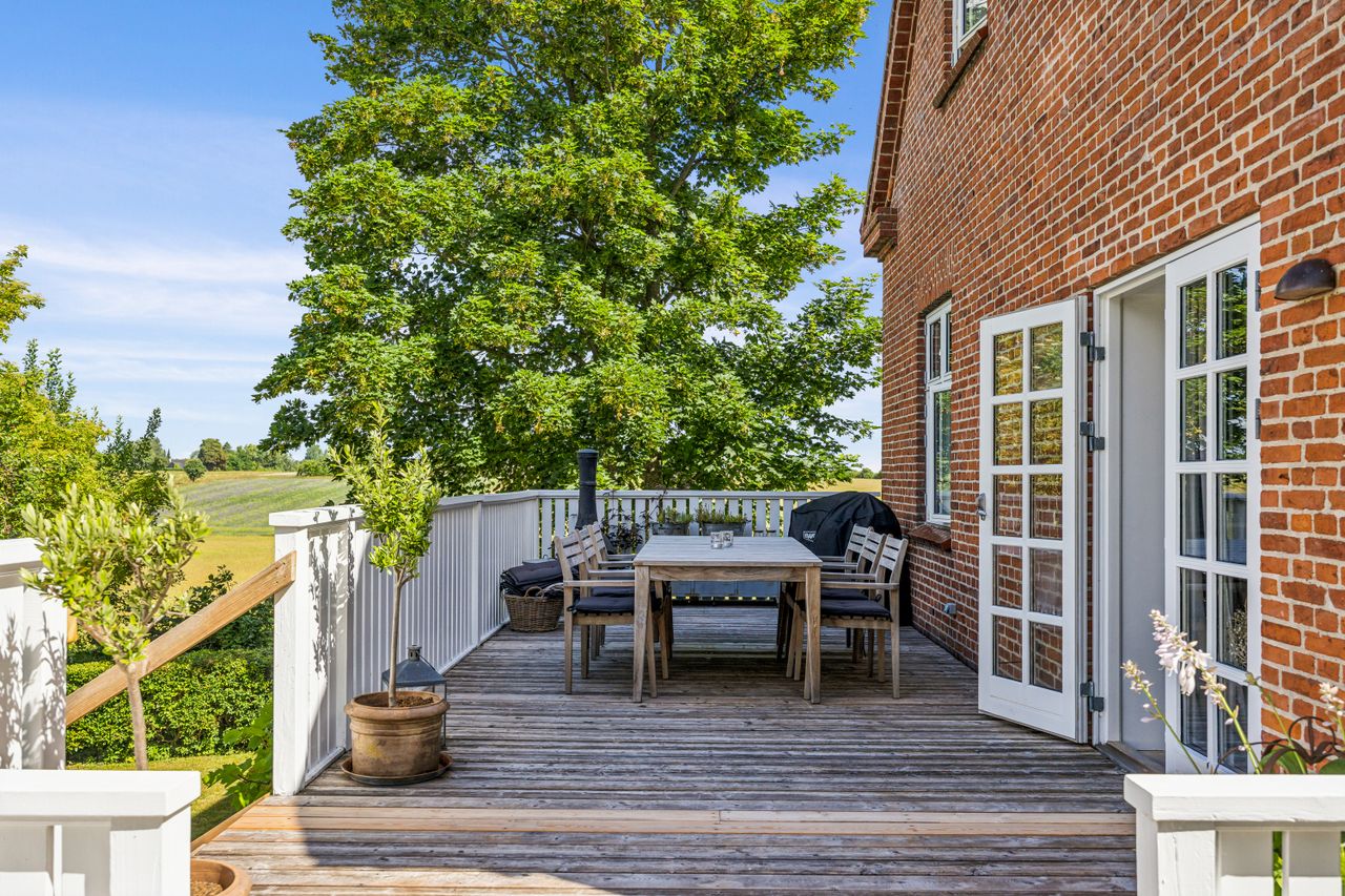 Ejendomsbillede 2 af 40