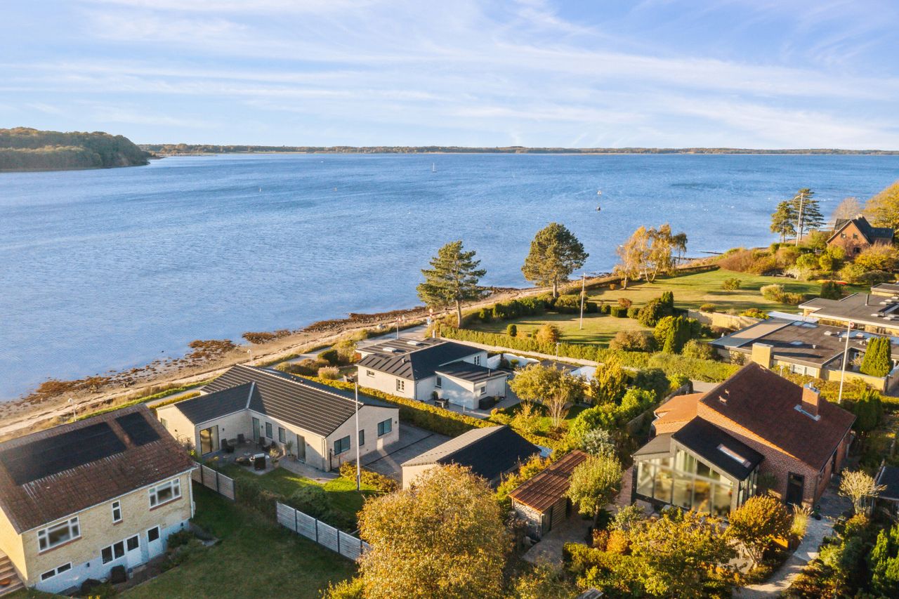 Ejendomsbillede 2 af 25