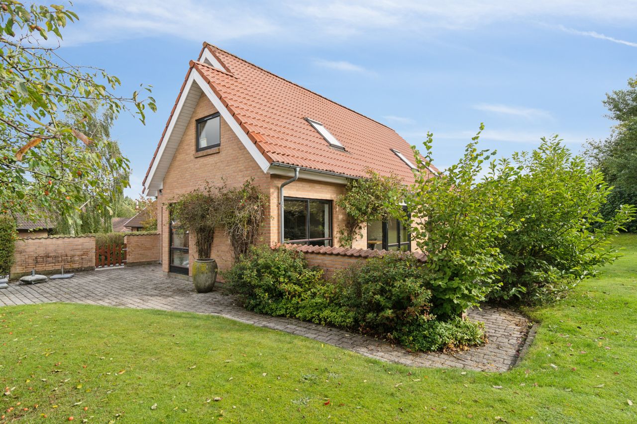 Ejendomsbillede 2 af 27