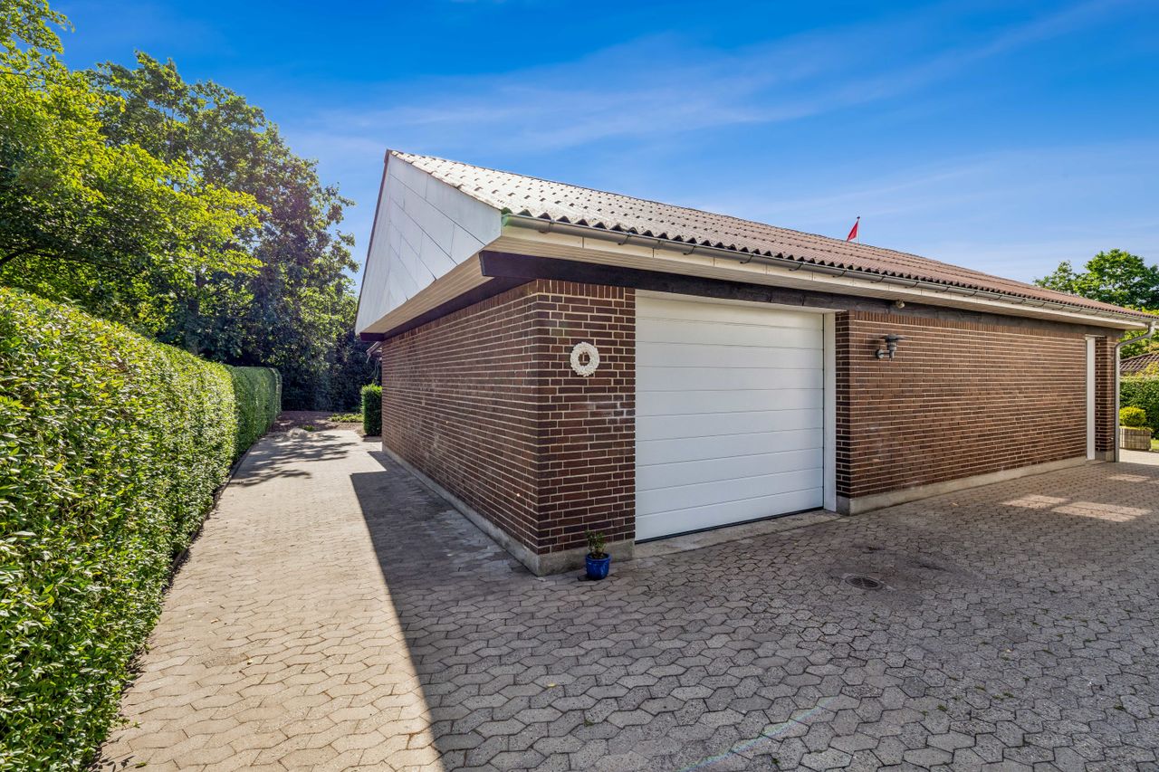 Ejendomsbillede 2 af 33