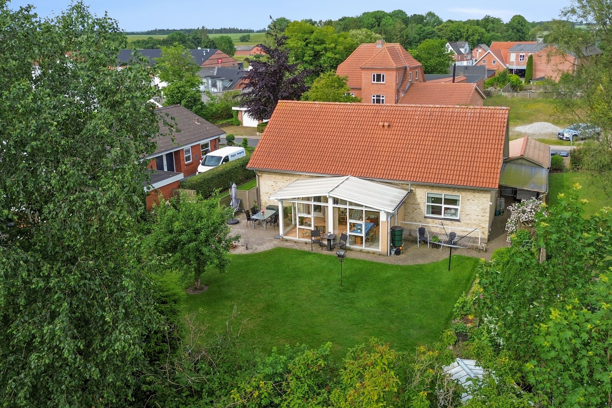 Jernbanegade 8,  Villa