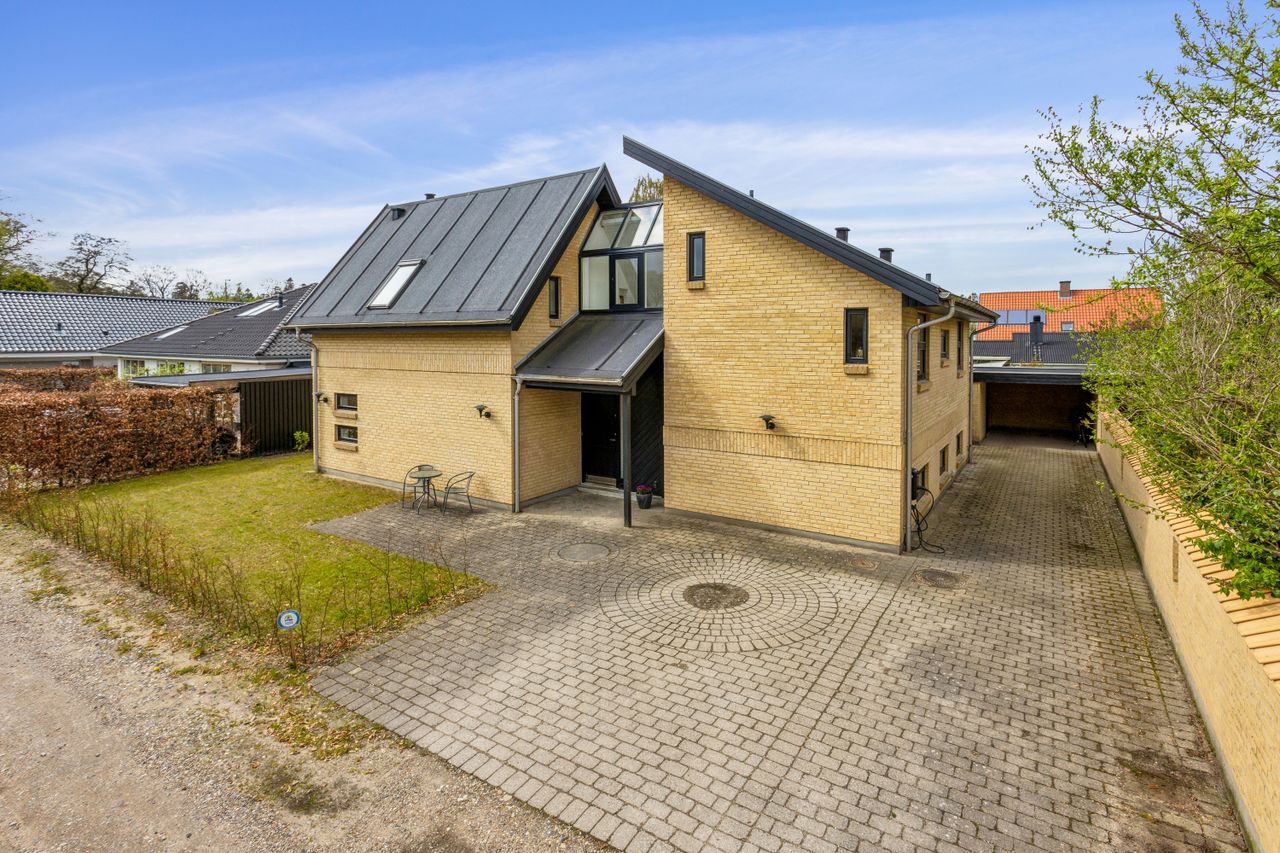 Ejendomsbillede 3 af 24