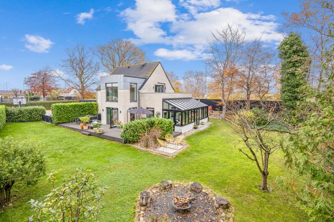 Hellebækvej 40,  Villa