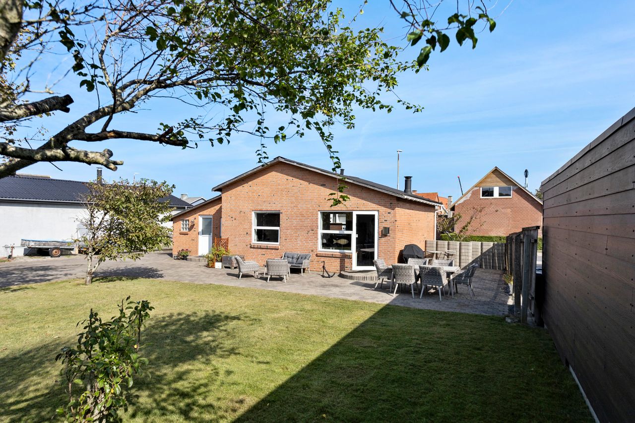 Ejendomsbillede 2 af 16