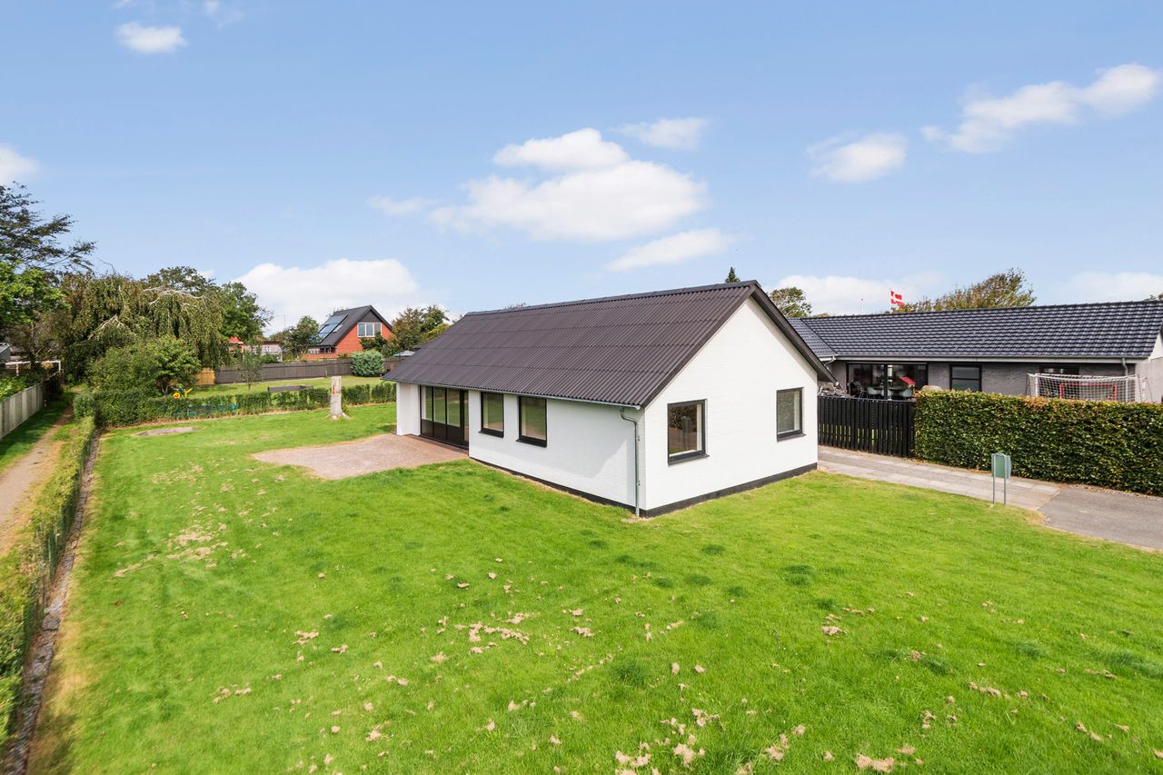 Ejendomsbillede 2 af 23