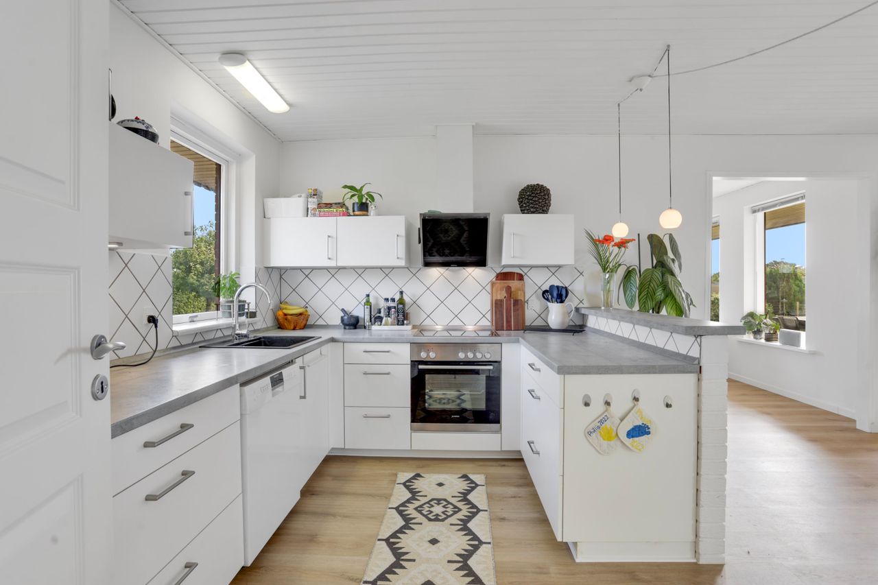 Ejendomsbillede 2 af 25