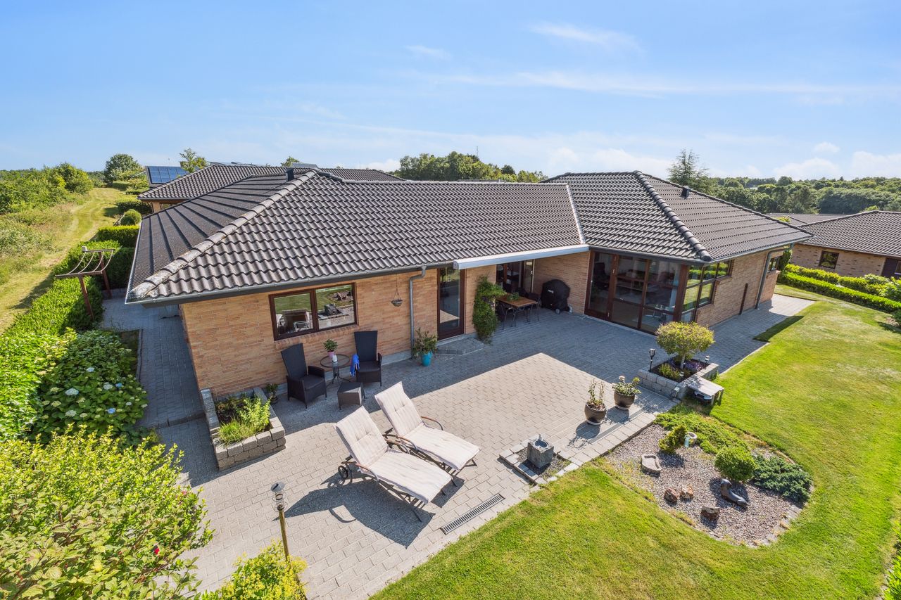 Ejendomsbillede 2 af 23