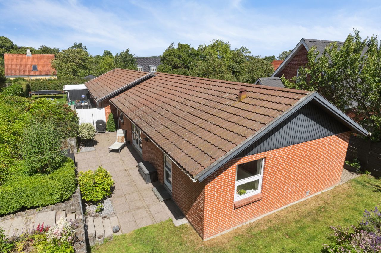 Ejendomsbillede 2 af 27