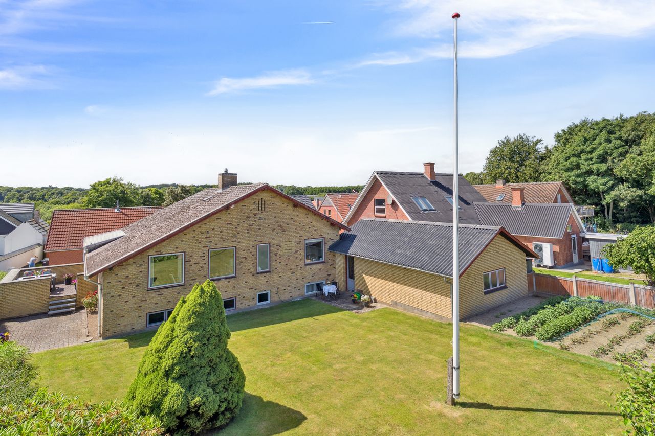 Ejendomsbillede 3 af 25