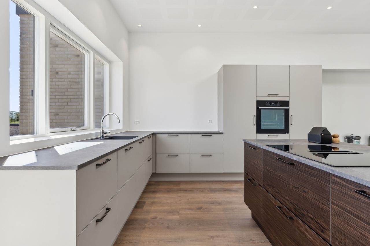 Ejendomsbillede 2 af 28