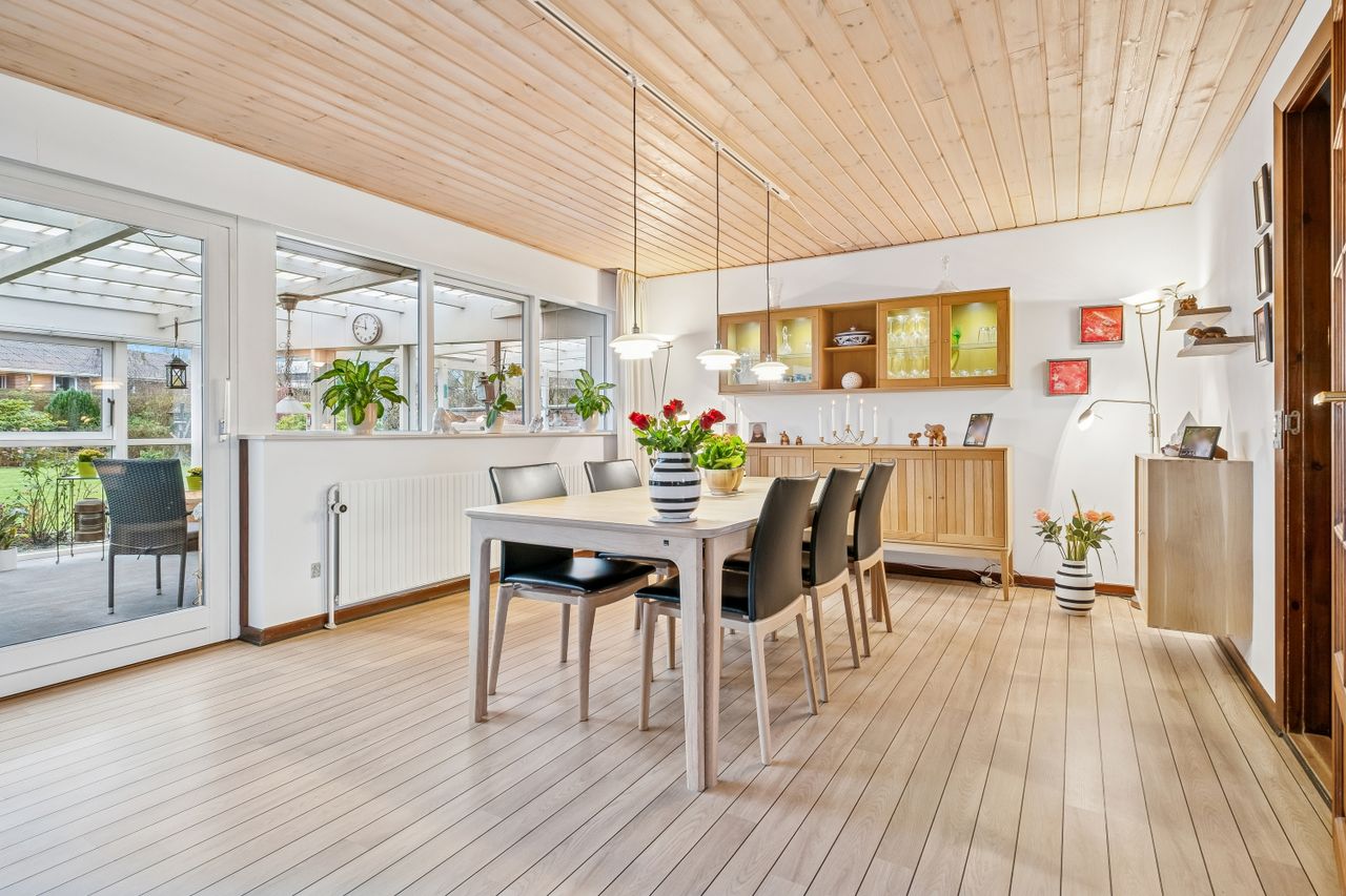 Ejendomsbillede 3 af 15