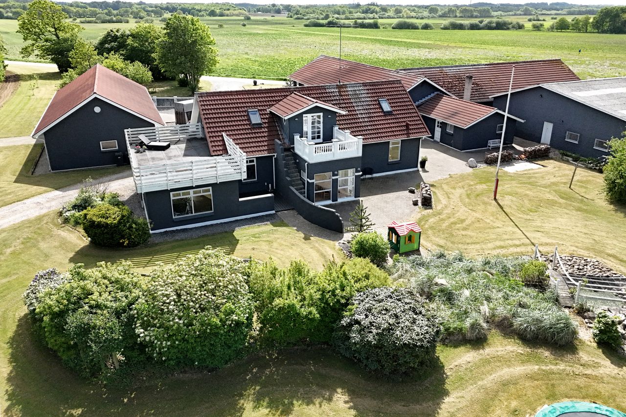 Ejendomsbillede 2 af 51