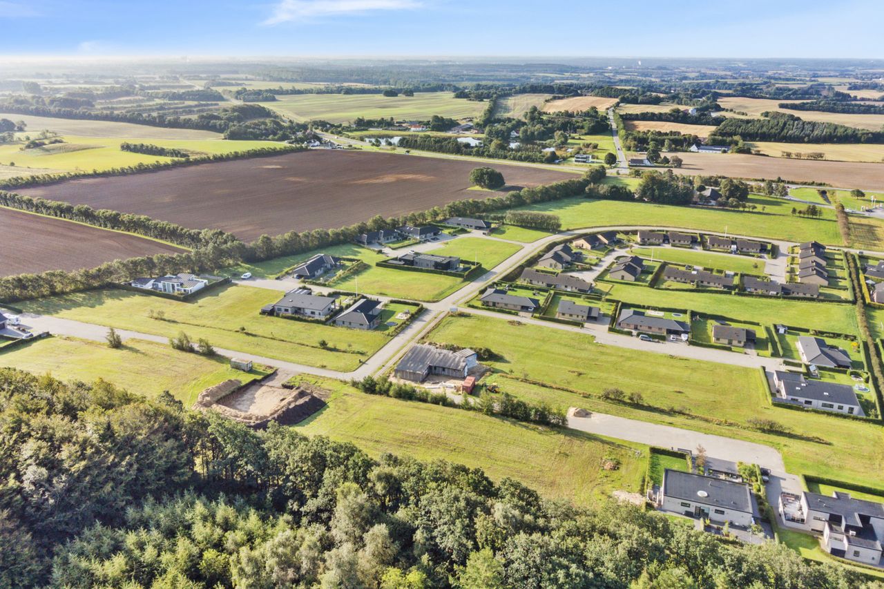 Ejendomsbillede 2 af 18