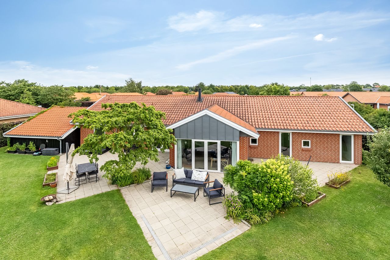 Ejendomsbillede 2 af 42