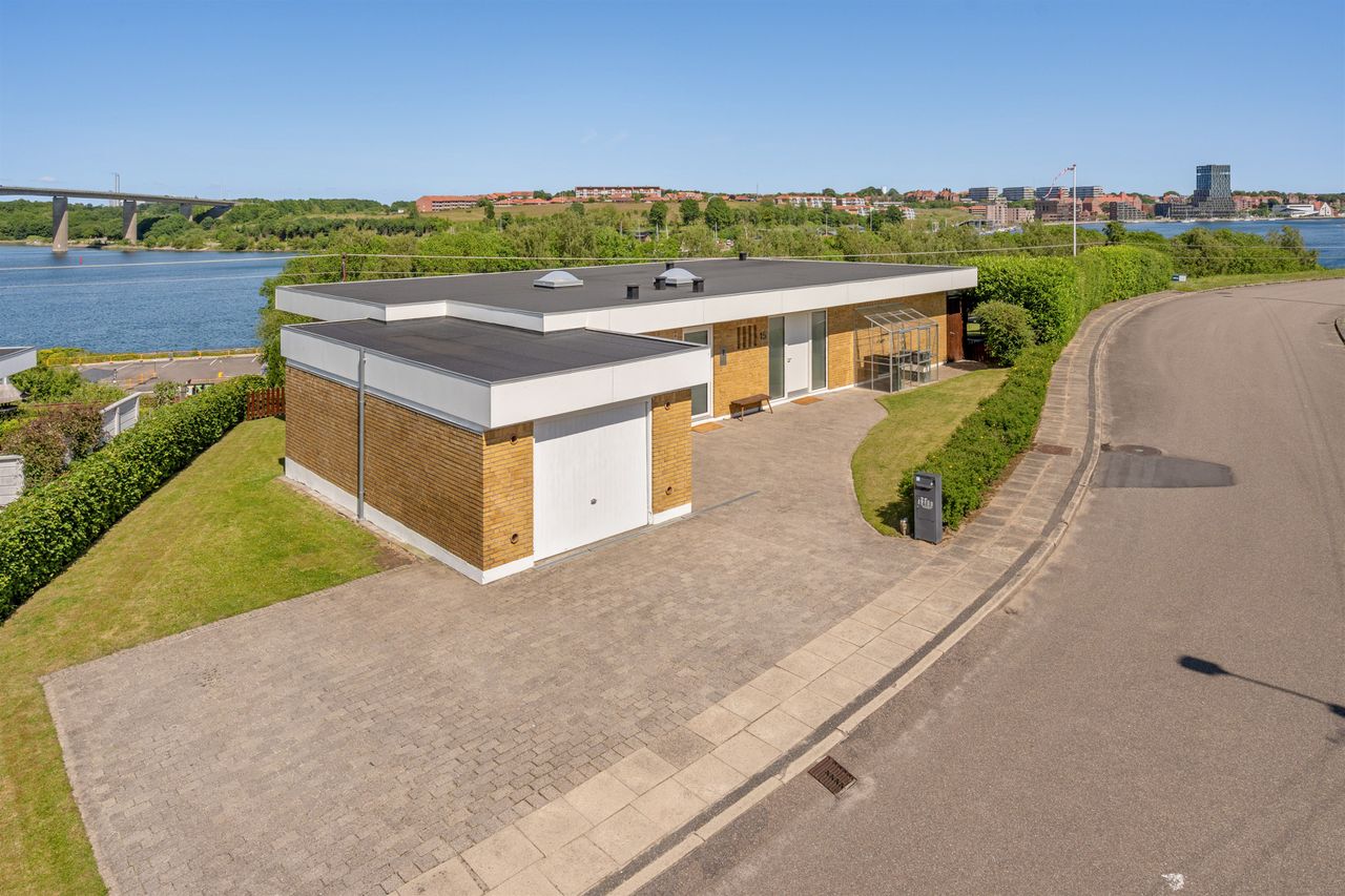 Ejendomsbillede 3 af 28