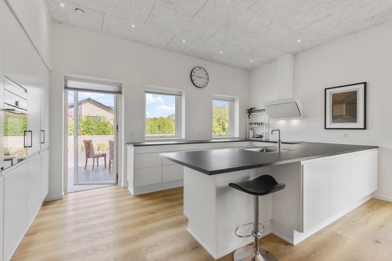 Ejendomsbillede 3 af 25