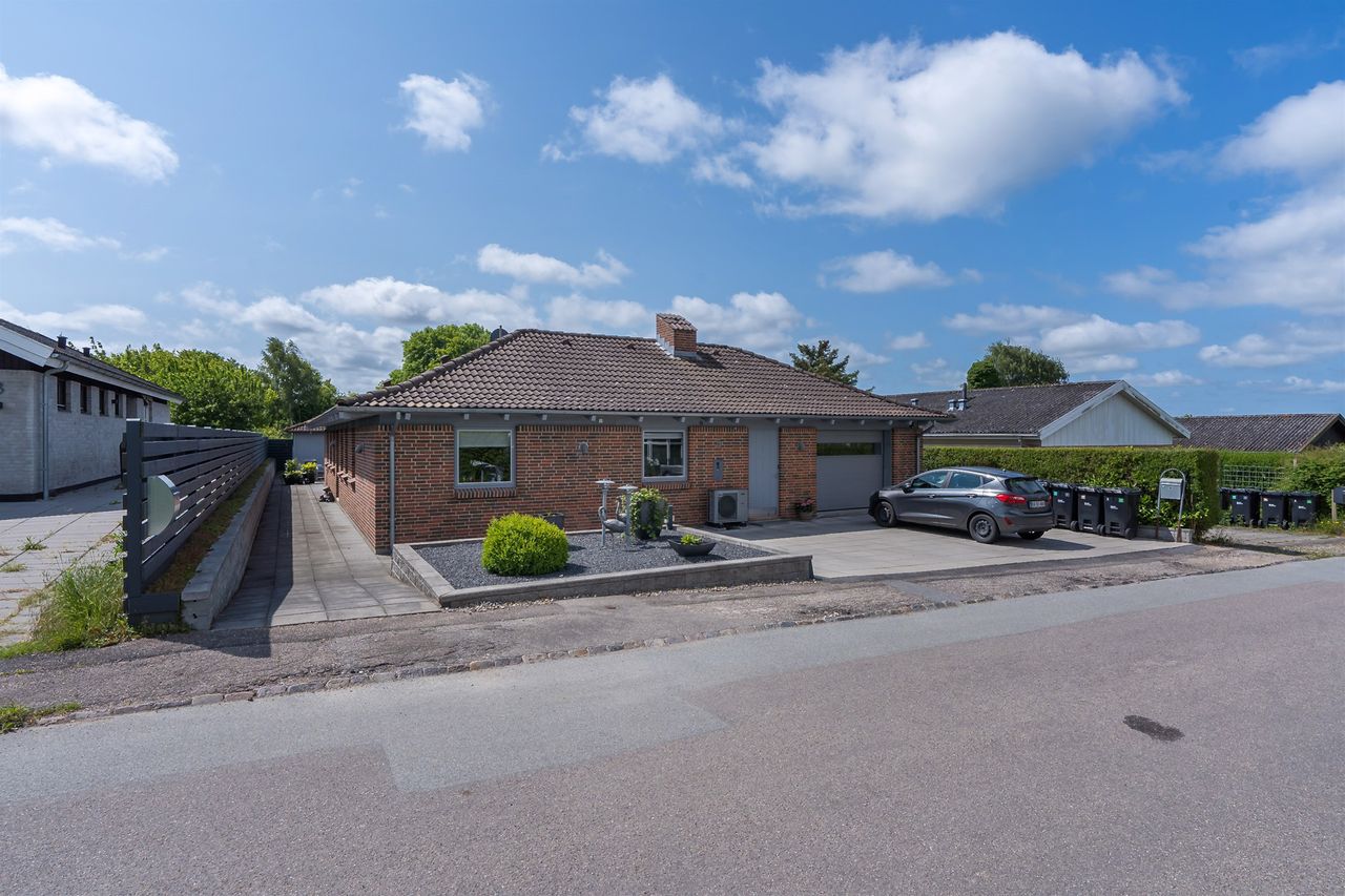 Ejendomsbillede 2 af 27