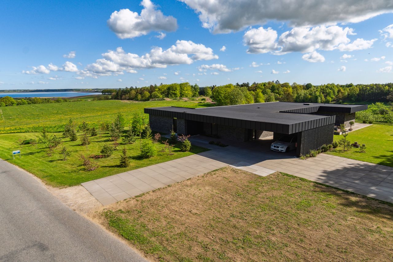 Ejendomsbillede 2 af 32