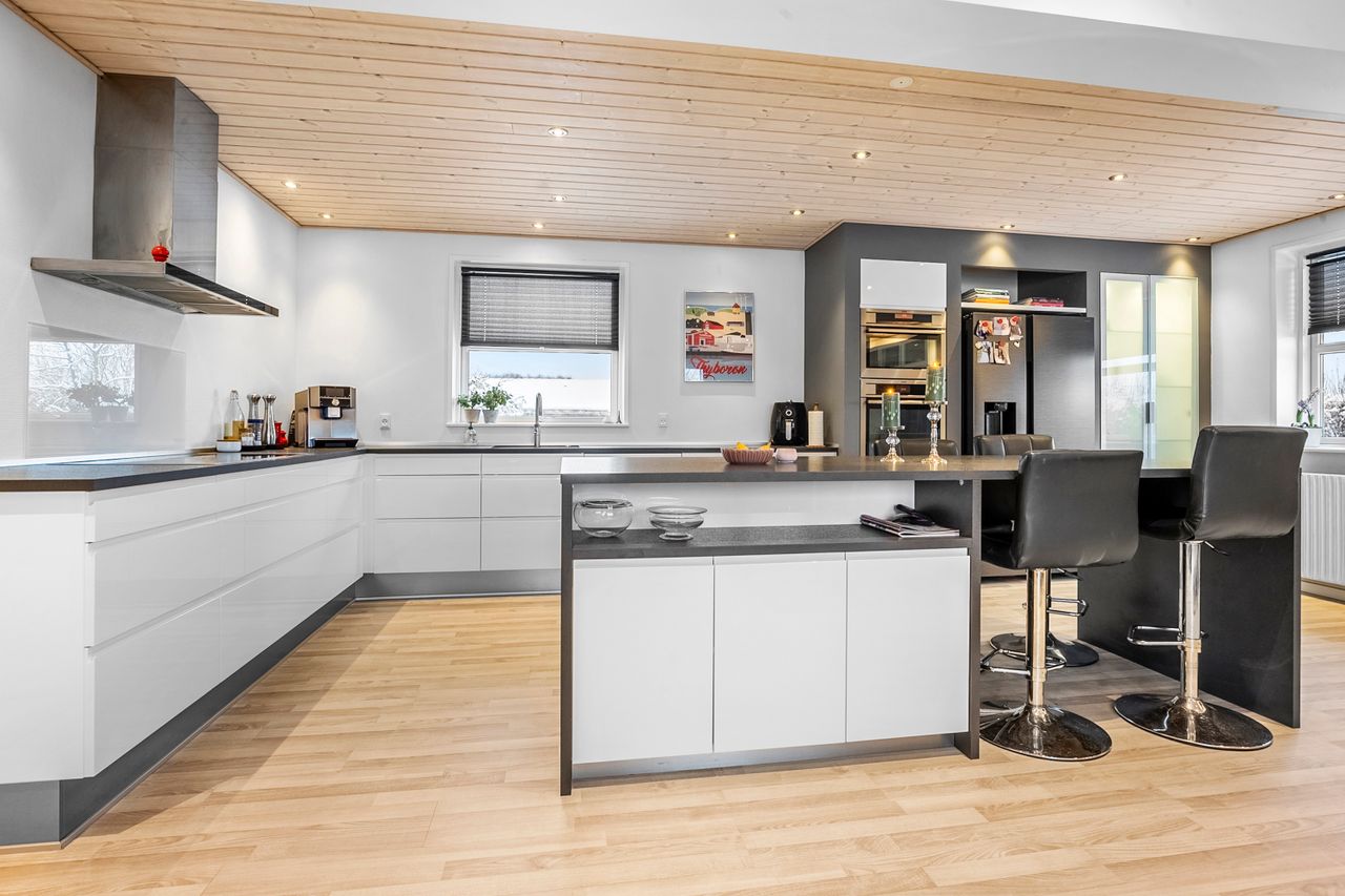 Ejendomsbillede 3 af 24