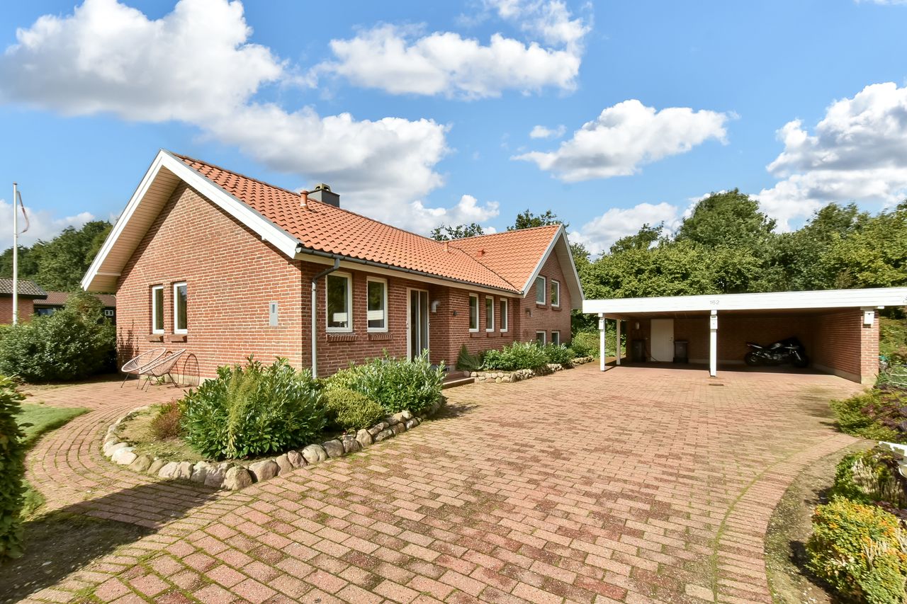 Ejendomsbillede 2 af 47