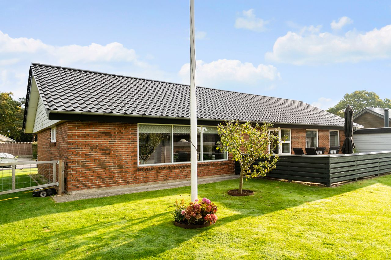 Ejendomsbillede 2 af 25