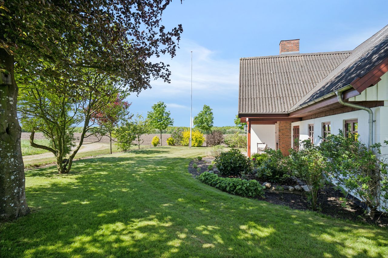 Ejendomsbillede 2 af 28