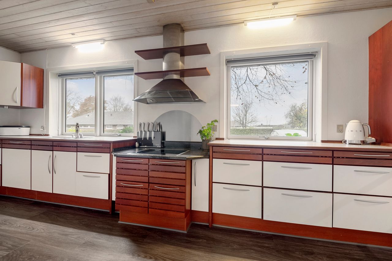 Ejendomsbillede 2 af 25