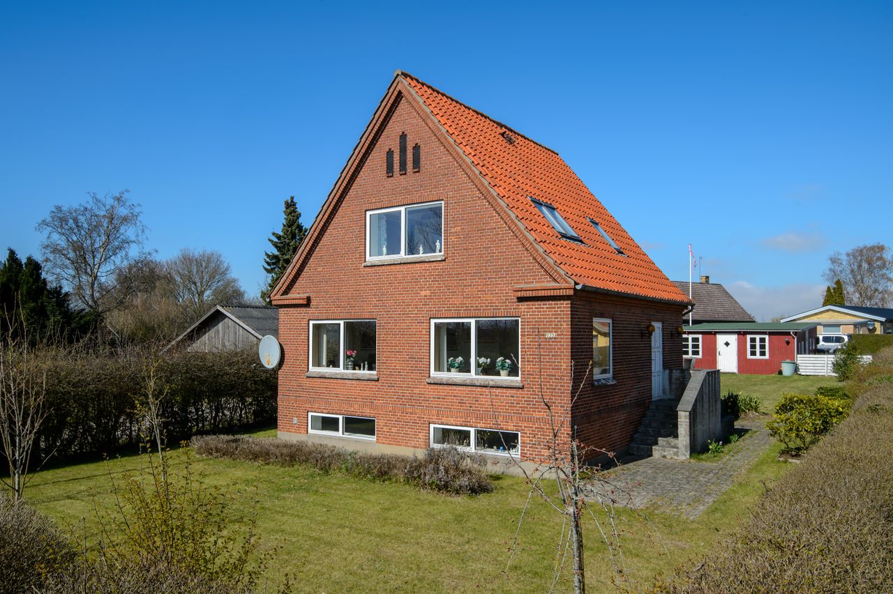 Ejendomsbillede 2 af 38