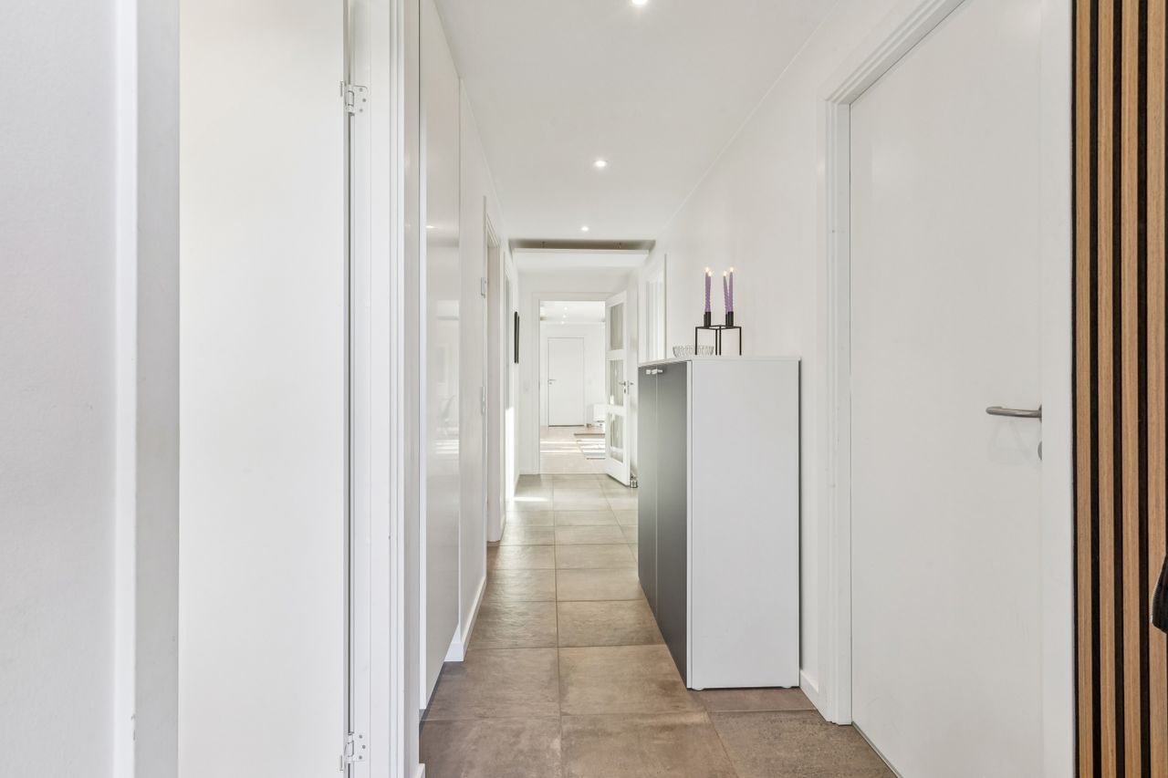 Ejendomsbillede 2 af 27