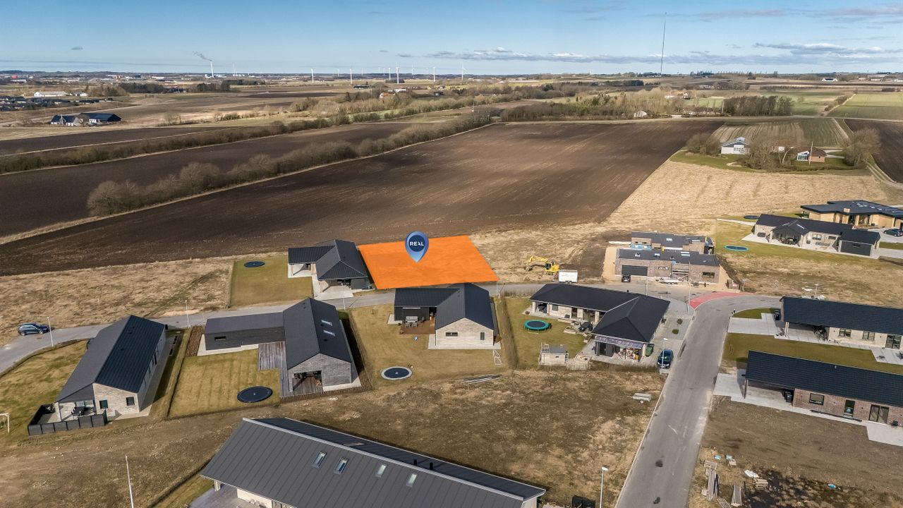 Ejendomsbillede 2 af 18