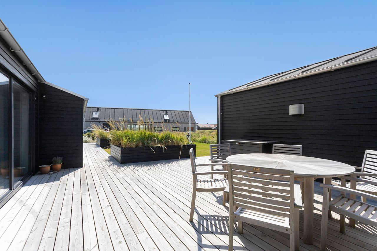 Ejendomsbillede 2 af 25