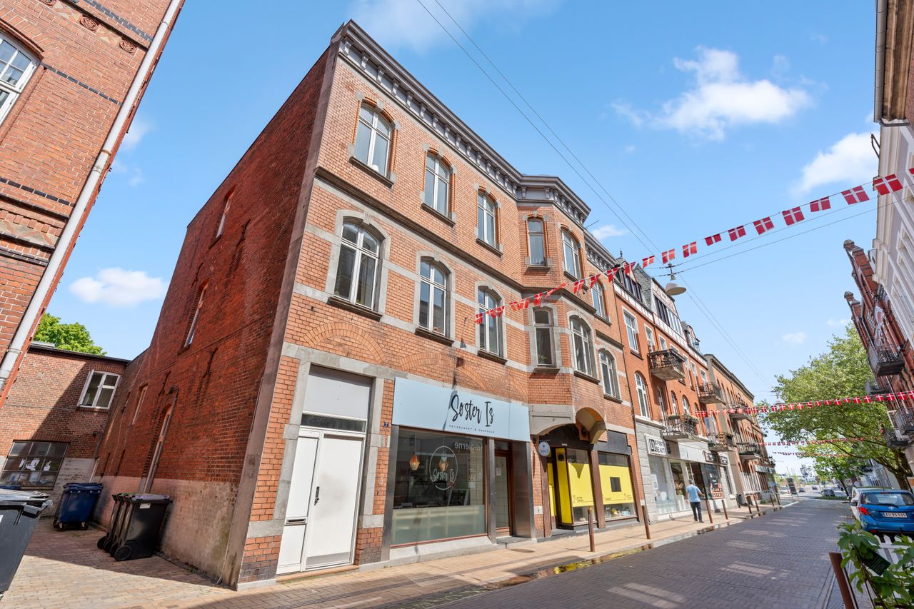 Ejendomsbillede 2 af 19