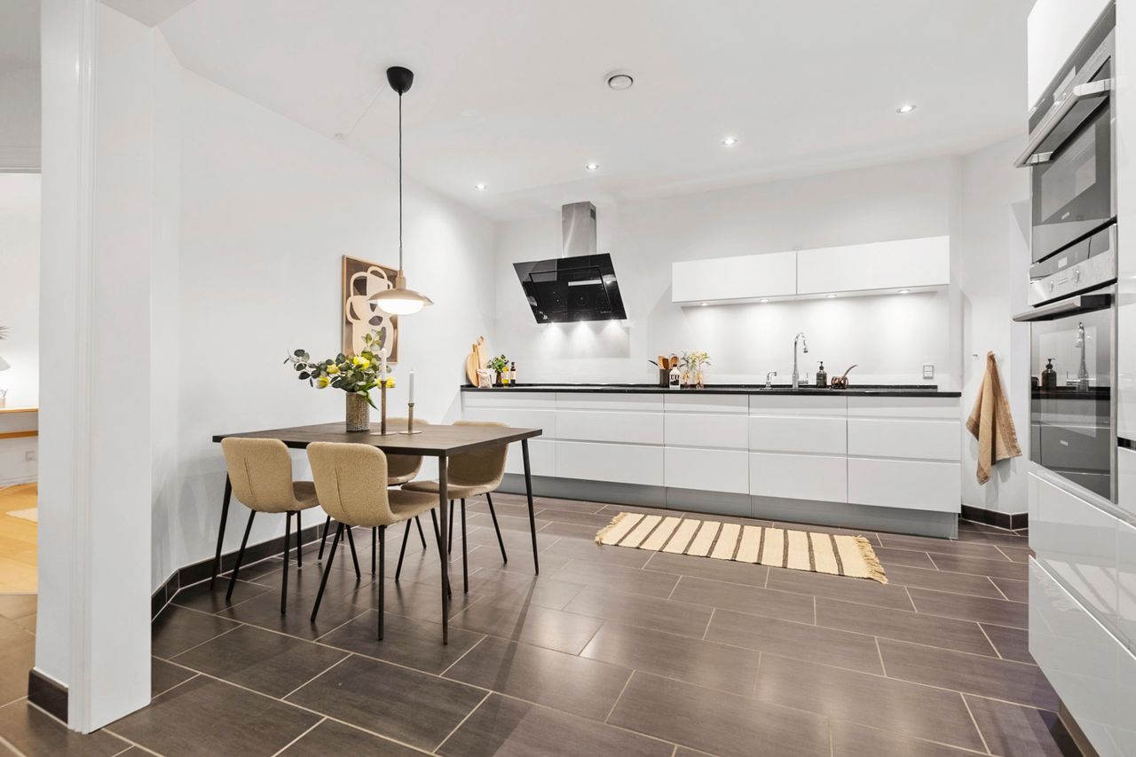 Ejendomsbillede 2 af 16