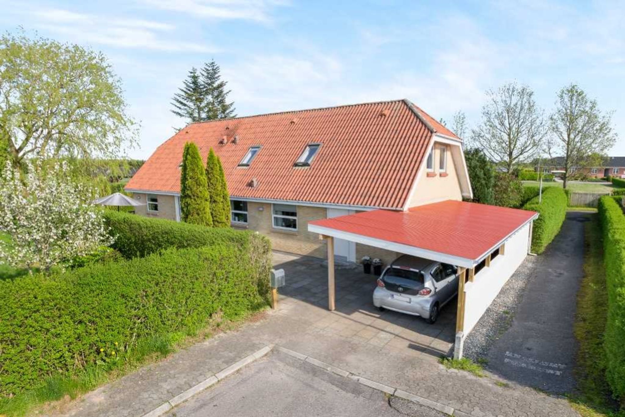 Solsortevej 9 Villa