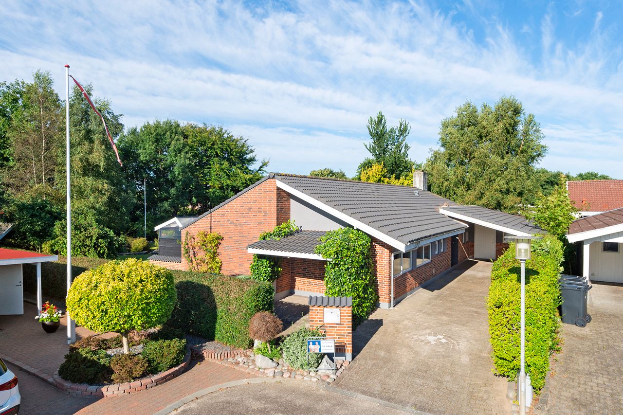 Ejendomsbillede 2 af 25