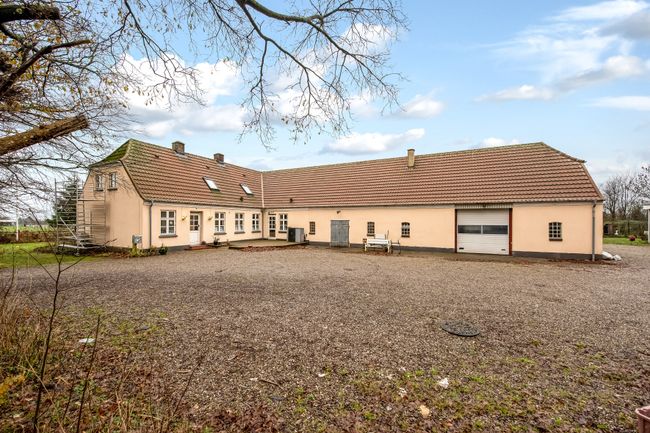 Brystrupvej 37,  Villa