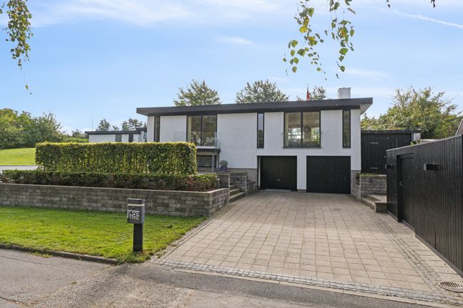 D.G. Monrads Vej 10,  Villa