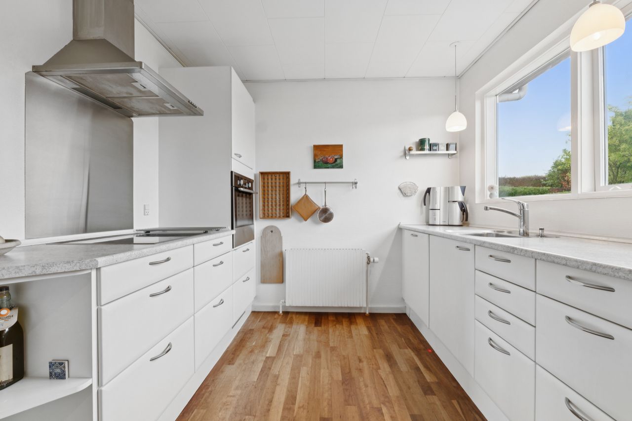 Ejendomsbillede 3 af 18