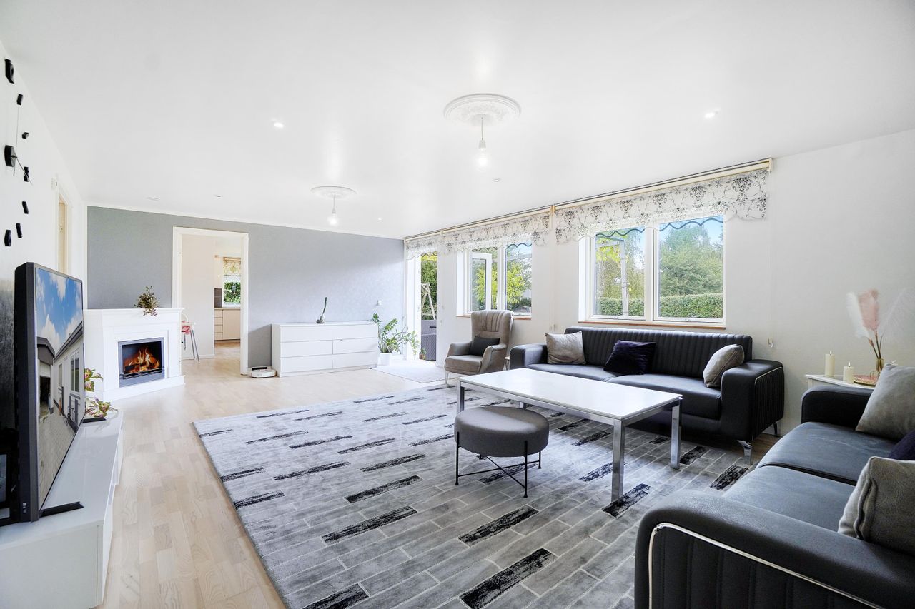 Ejendomsbillede 3 af 16